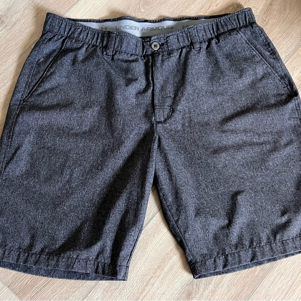 Under Armour Men's Charcoal Flat Front Shorts 40